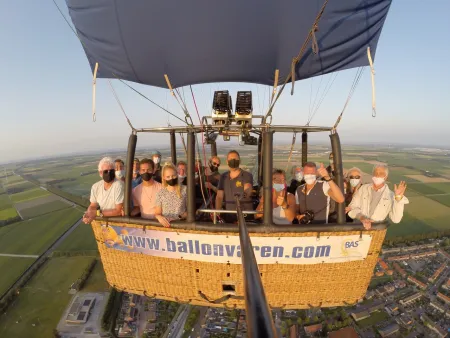 Ballonvaren boven Noord Holland vanaf Wieringerwerf