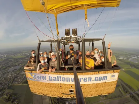 Ballonvaren in Emmen naar Holsloot